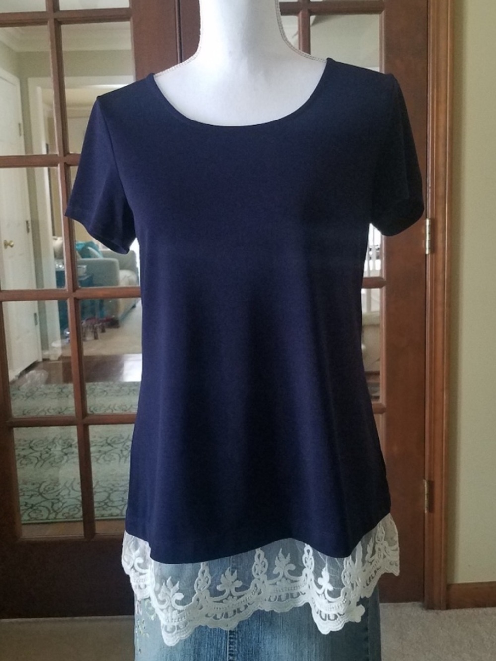 AB Studio Women’s Navy Blue Lace Hem Short Sleeve Top Like NEW